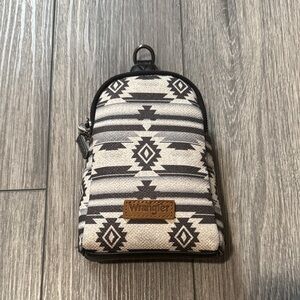 Wrangler Geometric Black and White women Belt Bag